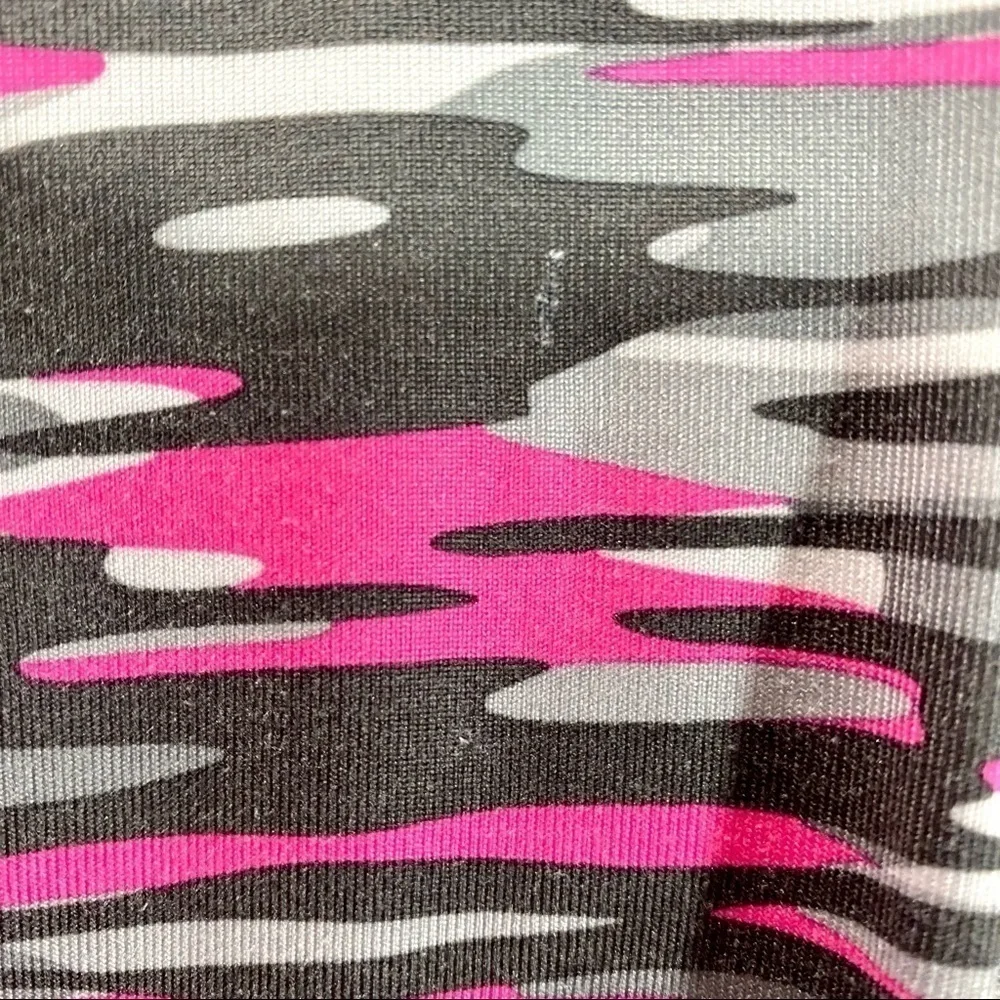 Nike girls dri-fit pink camo capri leggings size L